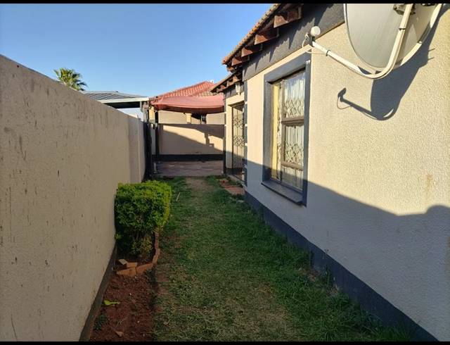 4 BEDROOM HOUSE FOR SALE IN DAWN PARK